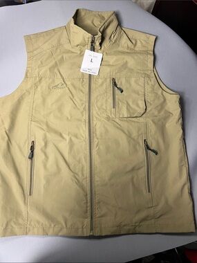 Men’s Lightweight Tan Vest by Sela. NWT. Large outdoor vest. Hunting - fishing.
